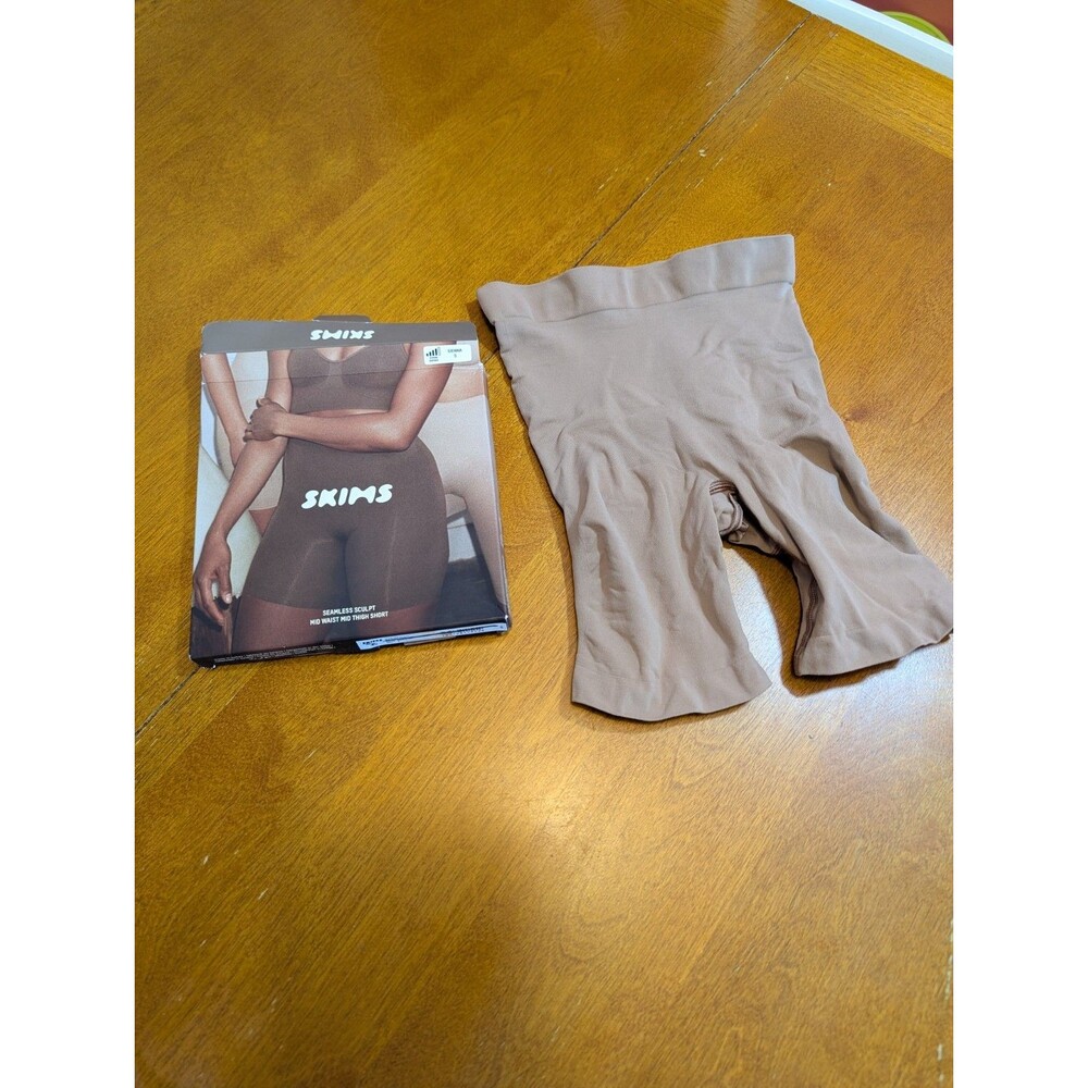 SKIMS Seamless Sculpt Mid Thigh Short Sienna Size S Small Shapewear NIB $40
